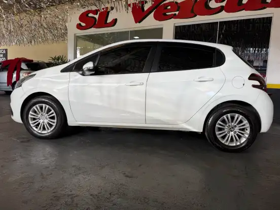 PEUGEOT-208-1.2 ALLURE 12V FLEX 4P MANUAL PEUGEOT-208-2017