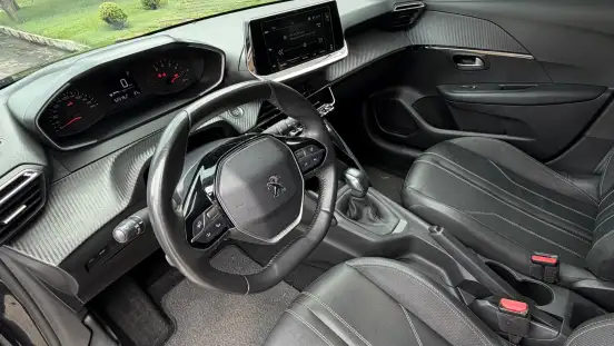 PEUGEOT-208-2022