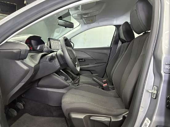 PEUGEOT-208-2023