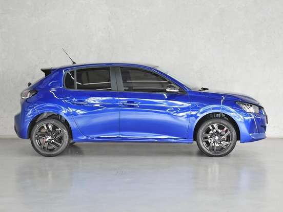 PEUGEOT-208-2022