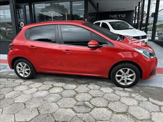 PEUGEOT-208-2017