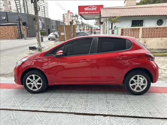 PEUGEOT-208-2017