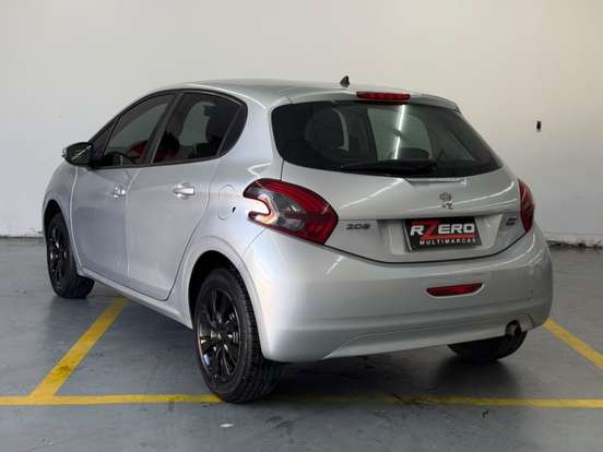 PEUGEOT-208-2017