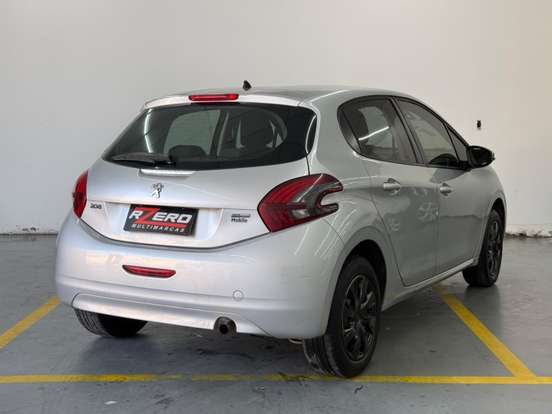 PEUGEOT-208-2017