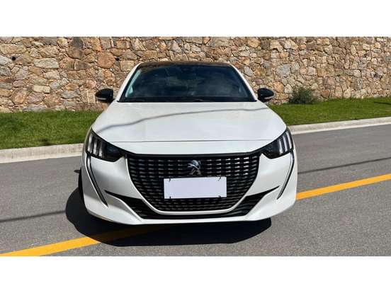PEUGEOT-208-2020