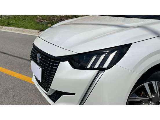 PEUGEOT-208-2020