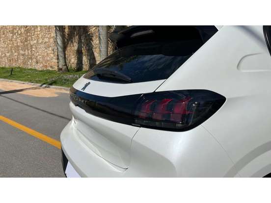 PEUGEOT-208-2020