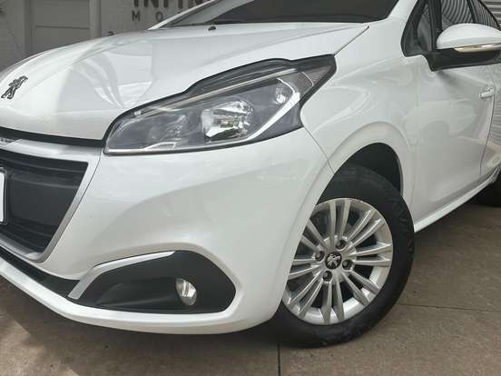 PEUGEOT-208-1.6 ACTIVE PACK 16V FLEX 4P AUTOMÁTICO PEUGEOT-208-2018