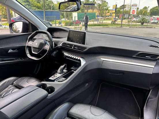 PEUGEOT-3008-2022