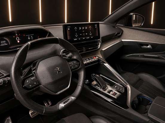PEUGEOT-3008-2022