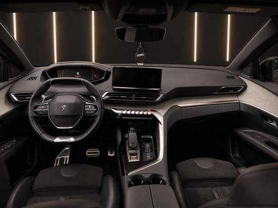 PEUGEOT-3008-2022