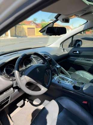 PEUGEOT-3008-2012