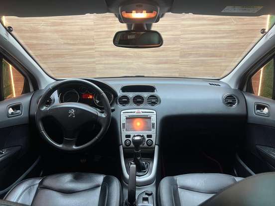 PEUGEOT-308-2015