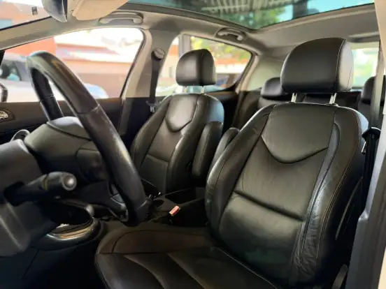 PEUGEOT-308-2012