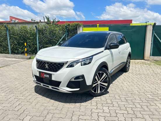 PEUGEOT-5008-2020