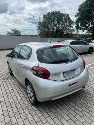 PEUGEOT-208-2017