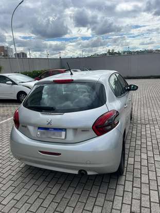 PEUGEOT-208-2017