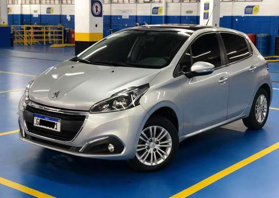 PEUGEOT-208-2016