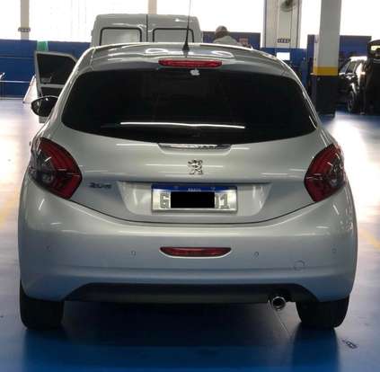 PEUGEOT-208-2016