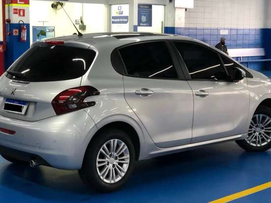 PEUGEOT-208-1.6 ALLURE 16V FLEX 4P AUTOMÁTICO PEUGEOT-208-2016