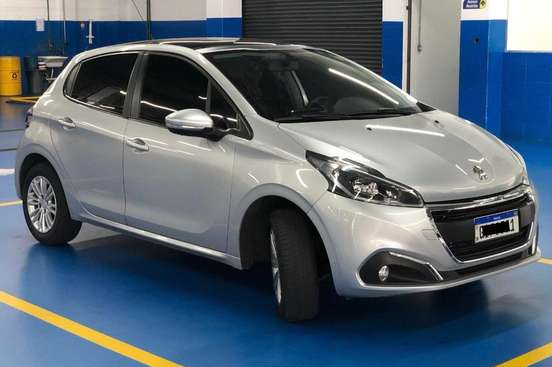 PEUGEOT-208-2016