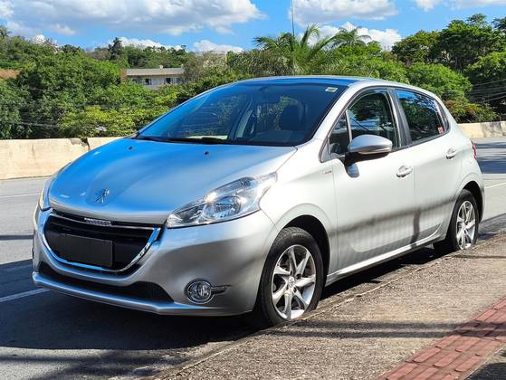 PEUGEOT 208 1.6 IN CONCERT 16V FLEX 4P AUTOMÁTICO