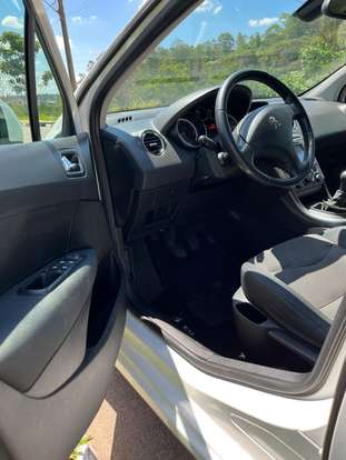PEUGEOT-308-2012