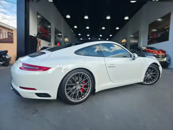 PORSCHE-911-2017