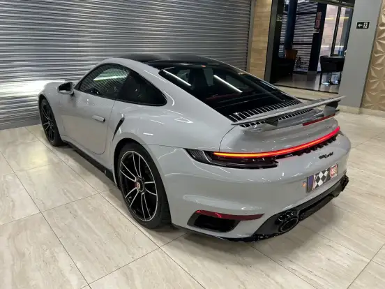 PORSCHE-911-2021