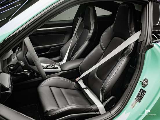 PORSCHE-911-2025