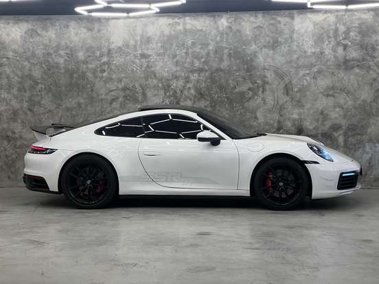 PORSCHE-911-2019