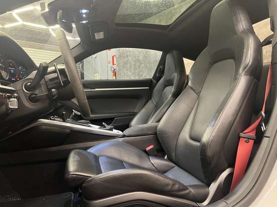 PORSCHE-911-2019