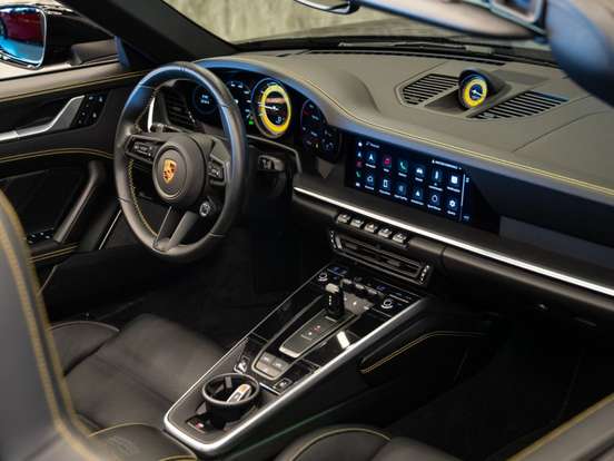 PORSCHE-911-2023
