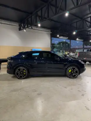 PORSCHE-CAYENNE-2023