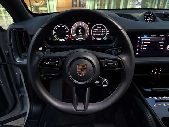 PORSCHE-CAYENNE-2024