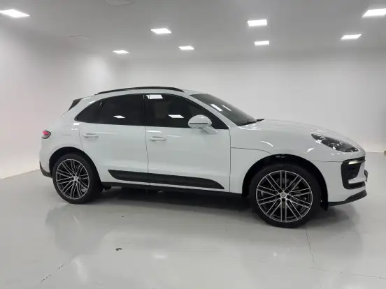 PORSCHE-MACAN-2025