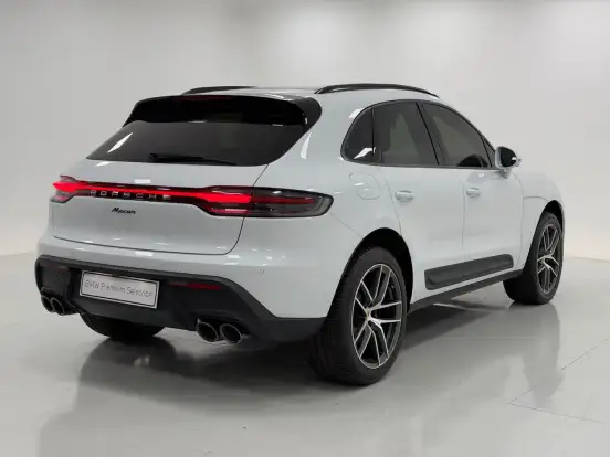 PORSCHE-MACAN-2025