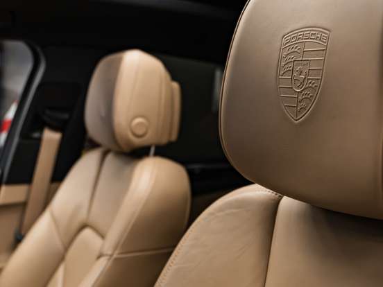 PORSCHE-MACAN-2021