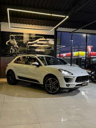 PORSCHE-MACAN-2018