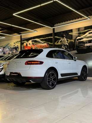 PORSCHE-MACAN-2018