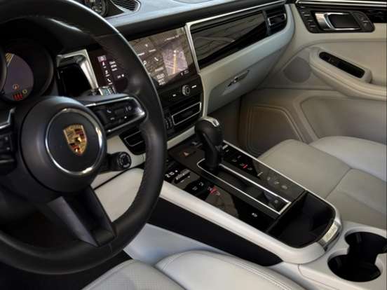 PORSCHE-MACAN-2022
