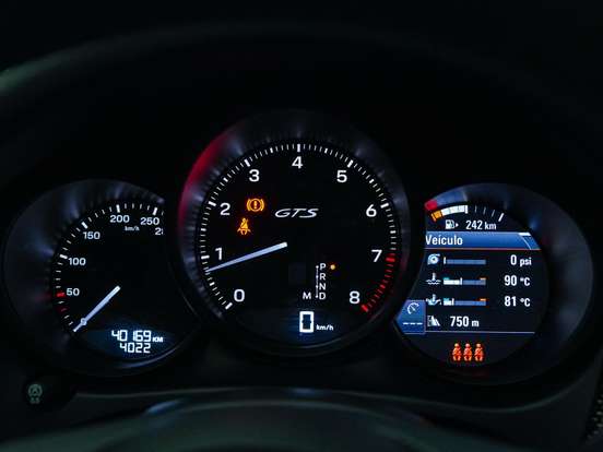 PORSCHE-MACAN-2023