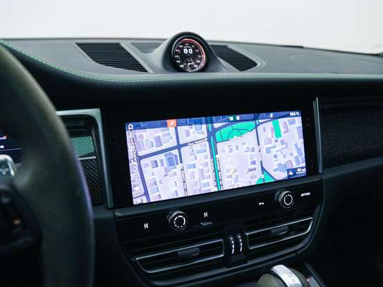 PORSCHE-MACAN-2023