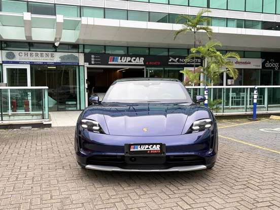 PORSCHE-TAYCAN-2023