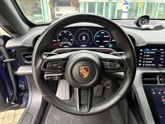 PORSCHE-TAYCAN-2023