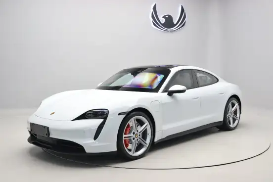 PORSCHE-TAYCAN-2023
