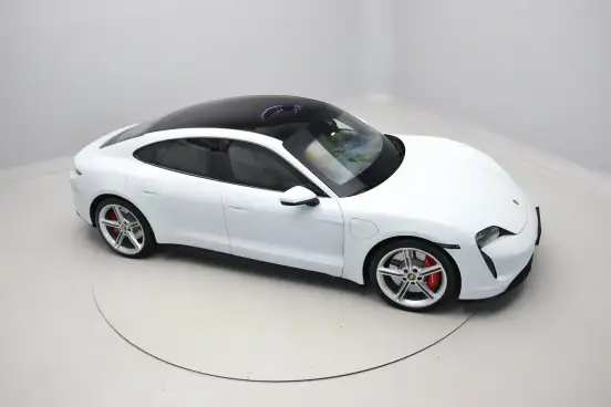 PORSCHE-TAYCAN-2023