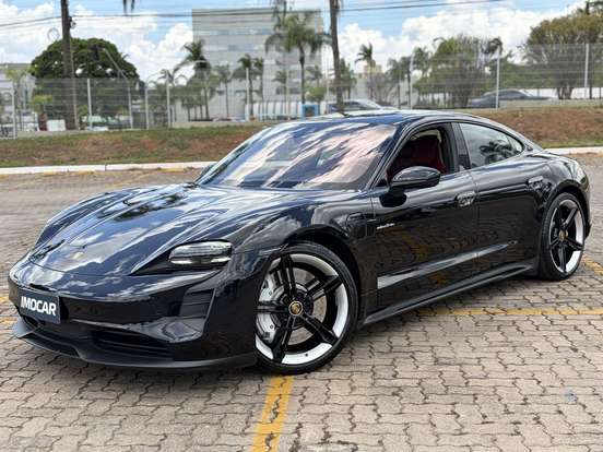 PORSCHE-TAYCAN-2022