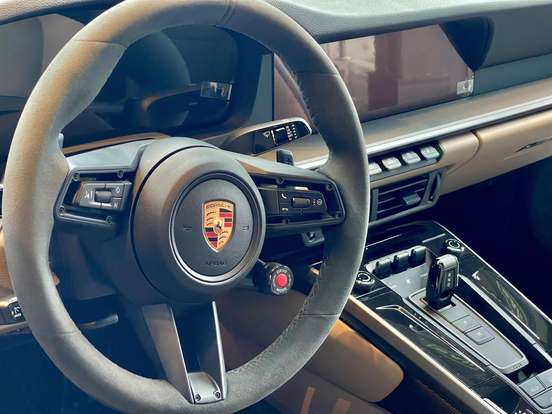 PORSCHE-911-2025