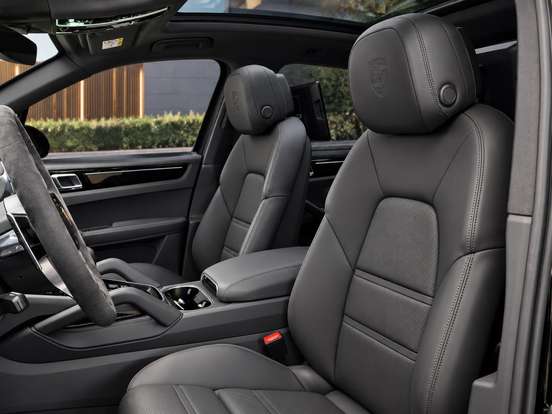 PORSCHE-CAYENNE-2022